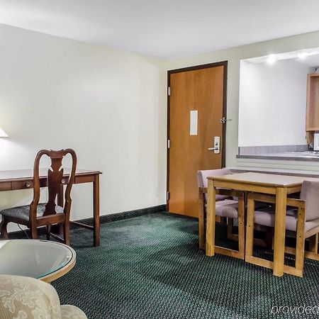Econo Lodge Inn & Suites デンバー エクステリア 写真