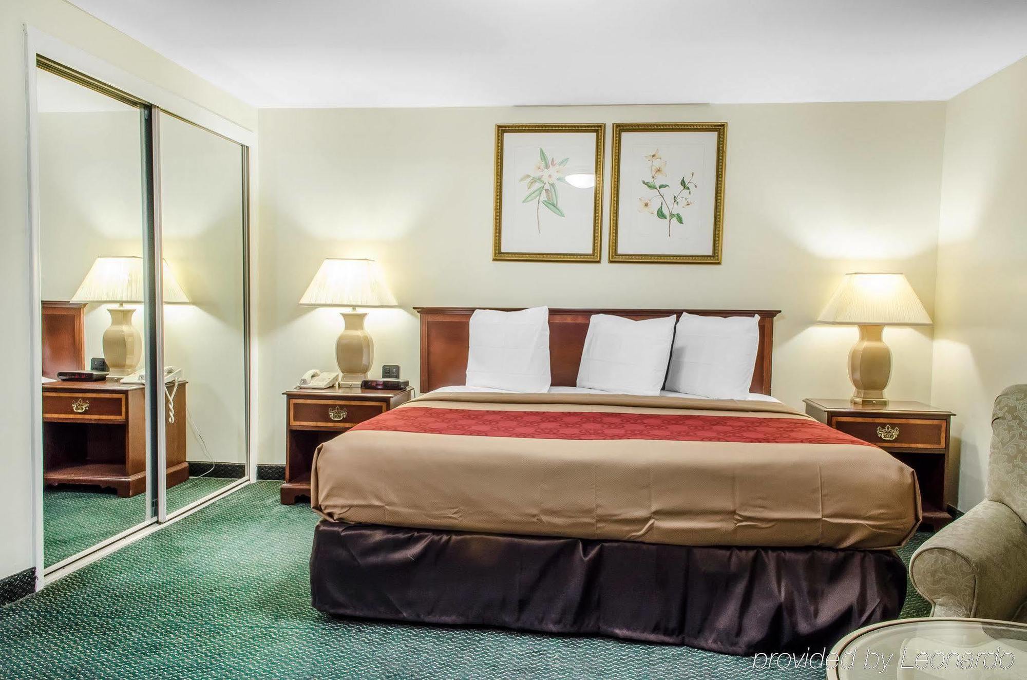 Econo Lodge Inn & Suites デンバー エクステリア 写真