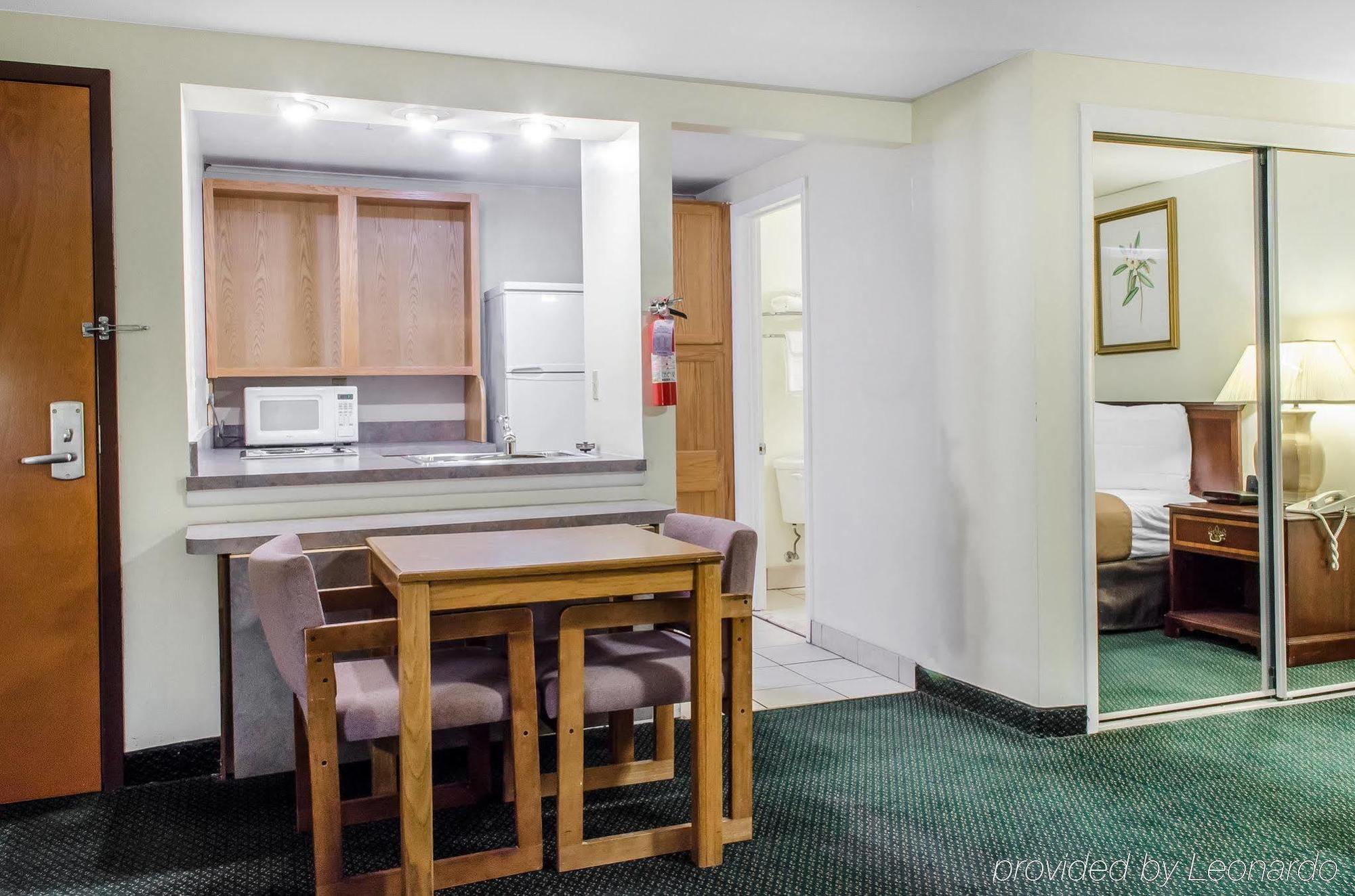 Econo Lodge Inn & Suites デンバー エクステリア 写真