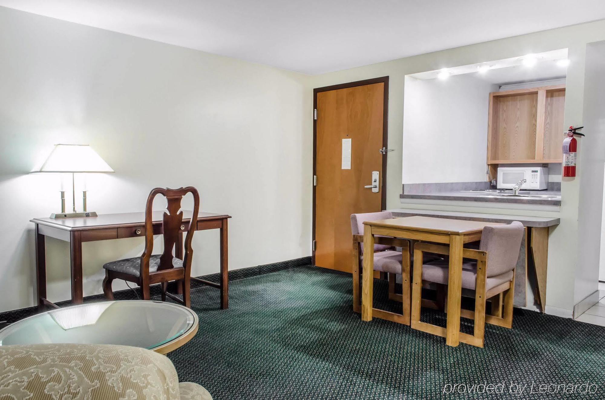 Econo Lodge Inn & Suites デンバー エクステリア 写真