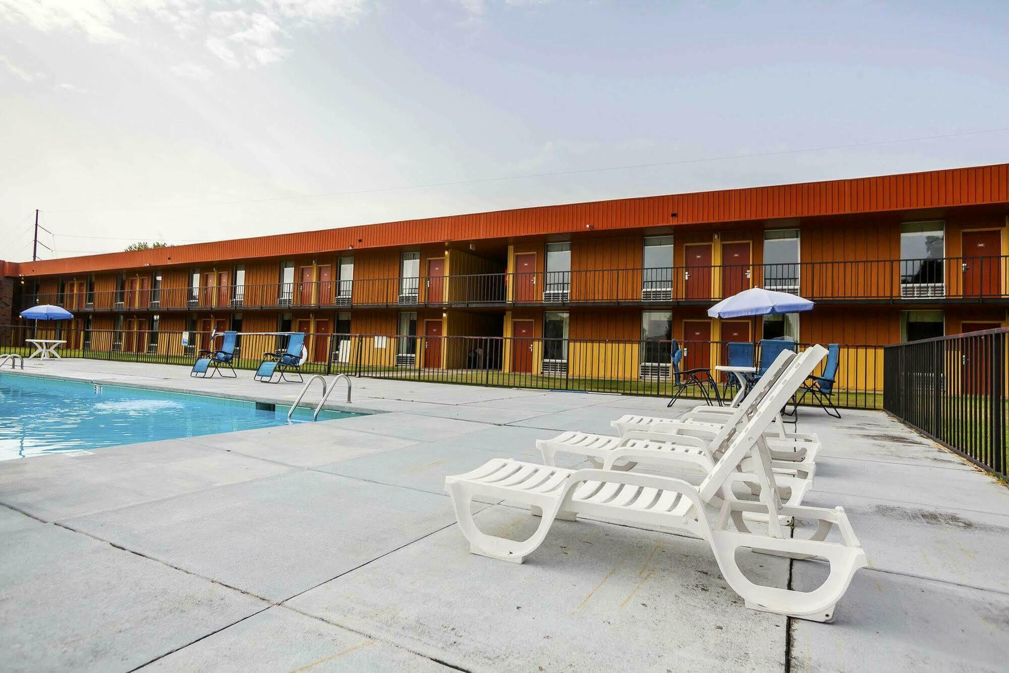 Econo Lodge Inn & Suites デンバー エクステリア 写真